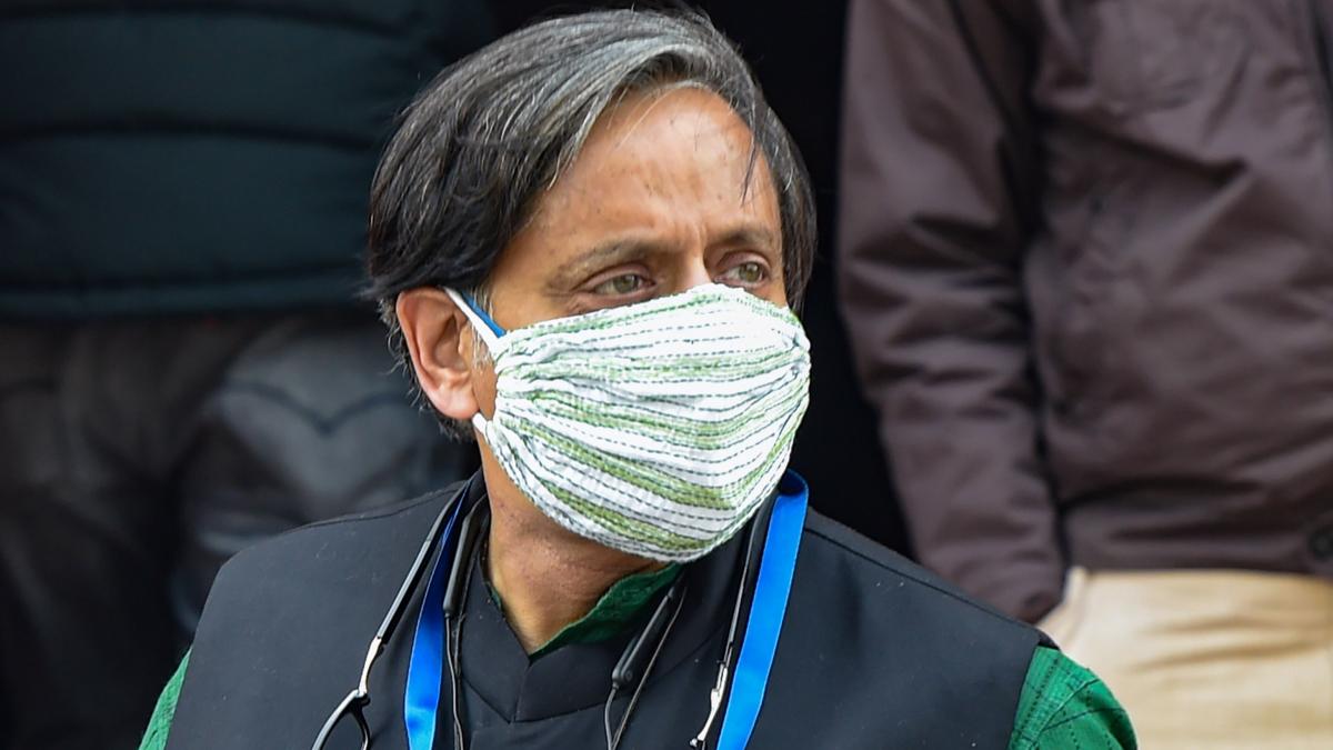 कांग्रेस नेता शशि थरूर का नाम भी कमेटी में शामिल