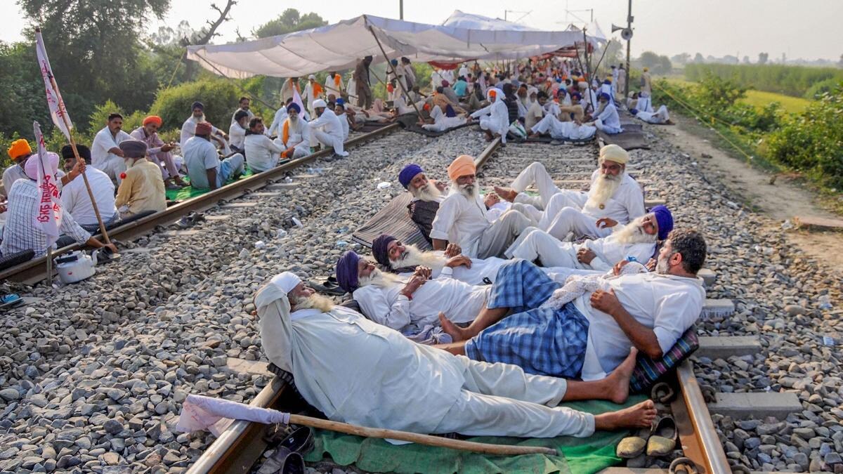 Farmers Protest Indian Railways: किसानों के रेल रोको आंदोलन के कारण आज कई ट्रेनें रद्द, रेलवे ने की खास तैयारी - Rail Roko Farmers Protest indian railways cancel train list Farmers to