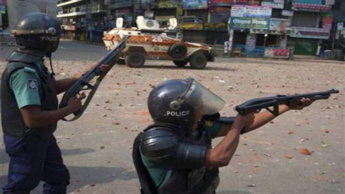 बांग्लादेश में प्रदर्शनकारियों की पुलिस से झड़प (फ़ाइल फ़ोटो)