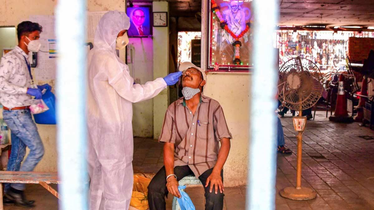 महाराष्ट्र में एक दिन में कोरोना के मामले 32 हजार के करीब पहुंचे (पीटीआई)