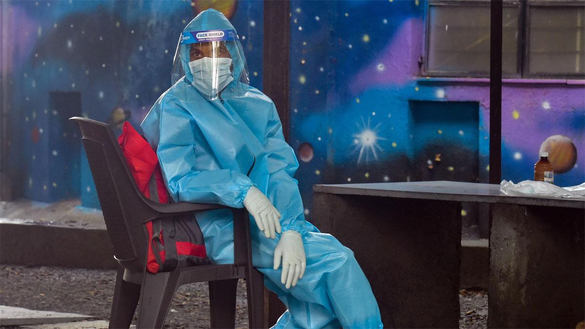 देश में तेजी से बढ़े रहे कोरोना केस (फोटो-PTI)