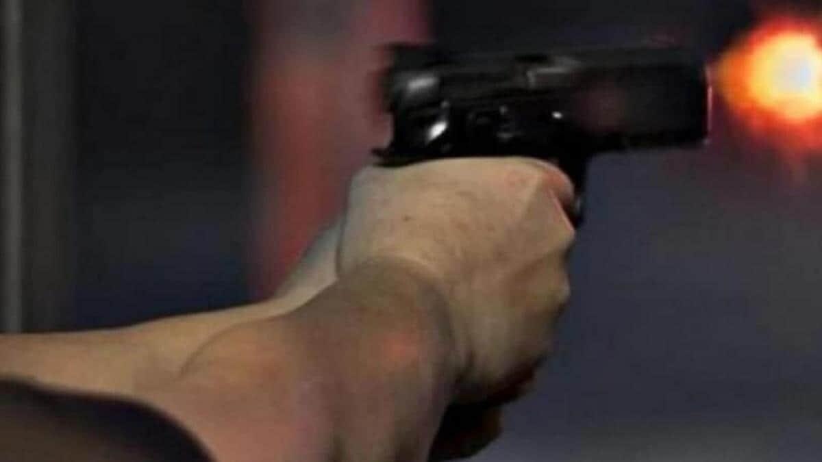 बीजेपी नेता को मारी गोली (सांकेतिक तस्वीर)