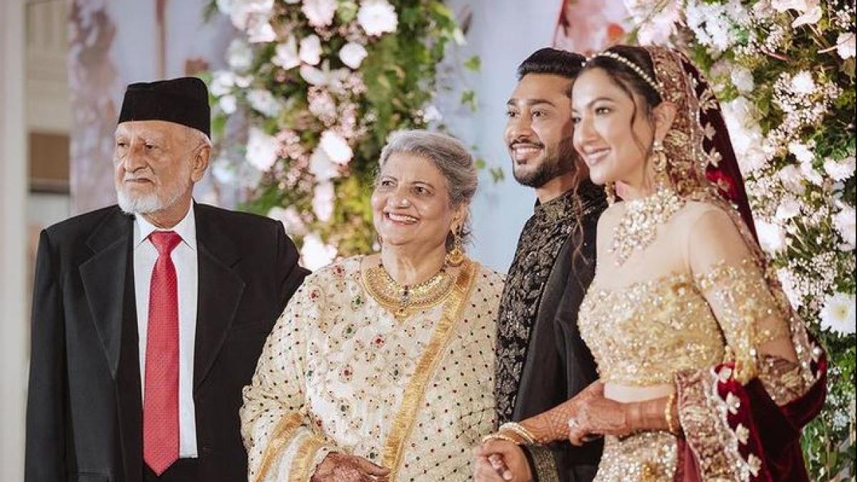 फैमिली संग गौहर खान