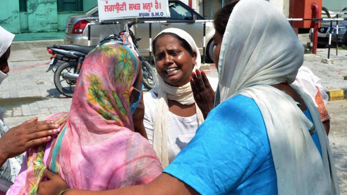 पिछले साल पंजाब में जहरीली शराब पीने से 100 से ज्यादा लोगों की हुई थी मौत (पीटीआई)