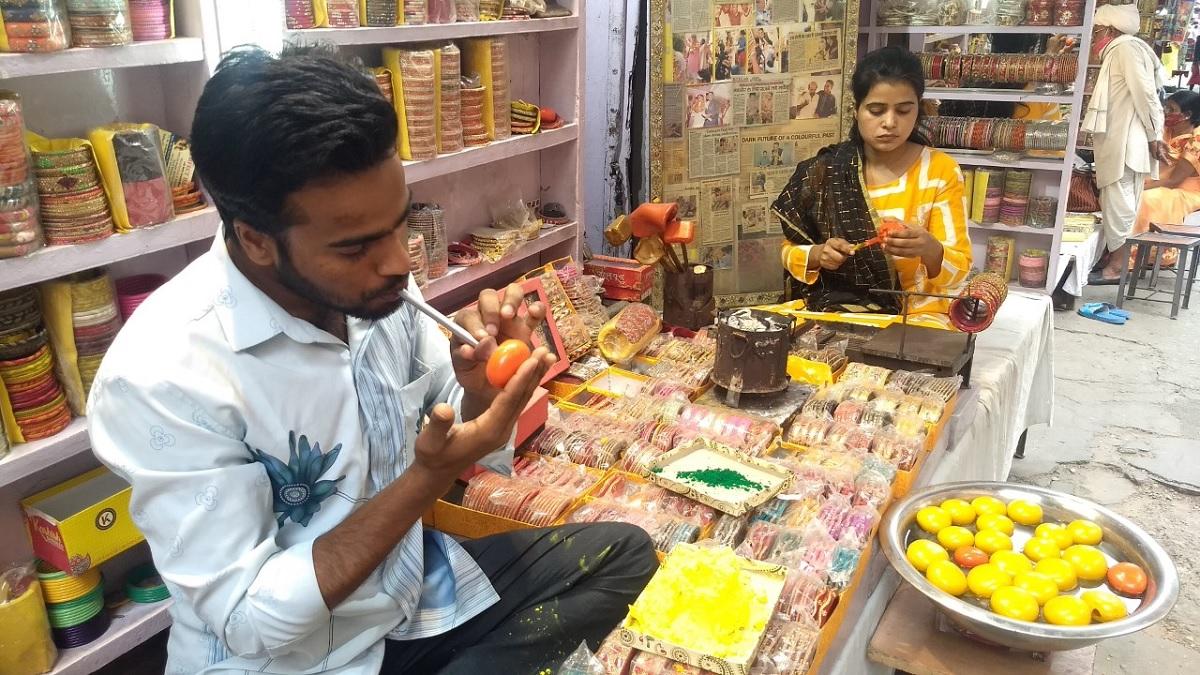 कोरोना ने डाला रंग में भंग, जयपुर के गुलाल गोटे का बाजार फीका