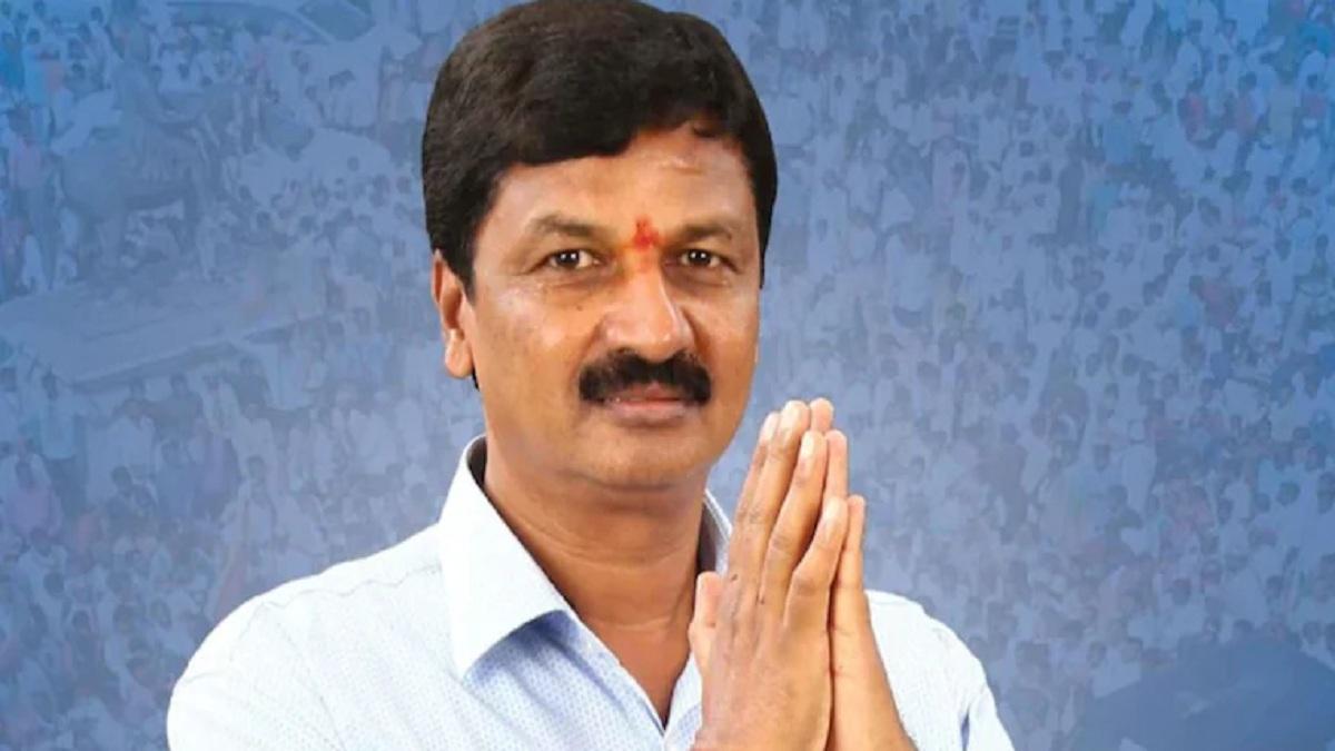 सेक्स सीडी कांड को लेकर घिरे कर्नाटक सरकार में मंत्री रमेश जारकीहोली ने अपने पद से इस्तीफा दे दिया था. (फोटो- ट्विटर)