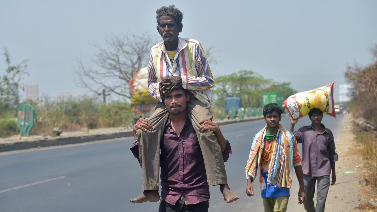 इस रिपोर्ट में लॉकडाउन में मजदूरों को परेशानियों का जिक्र है. (फाइल फोटो- पीटीआई)
