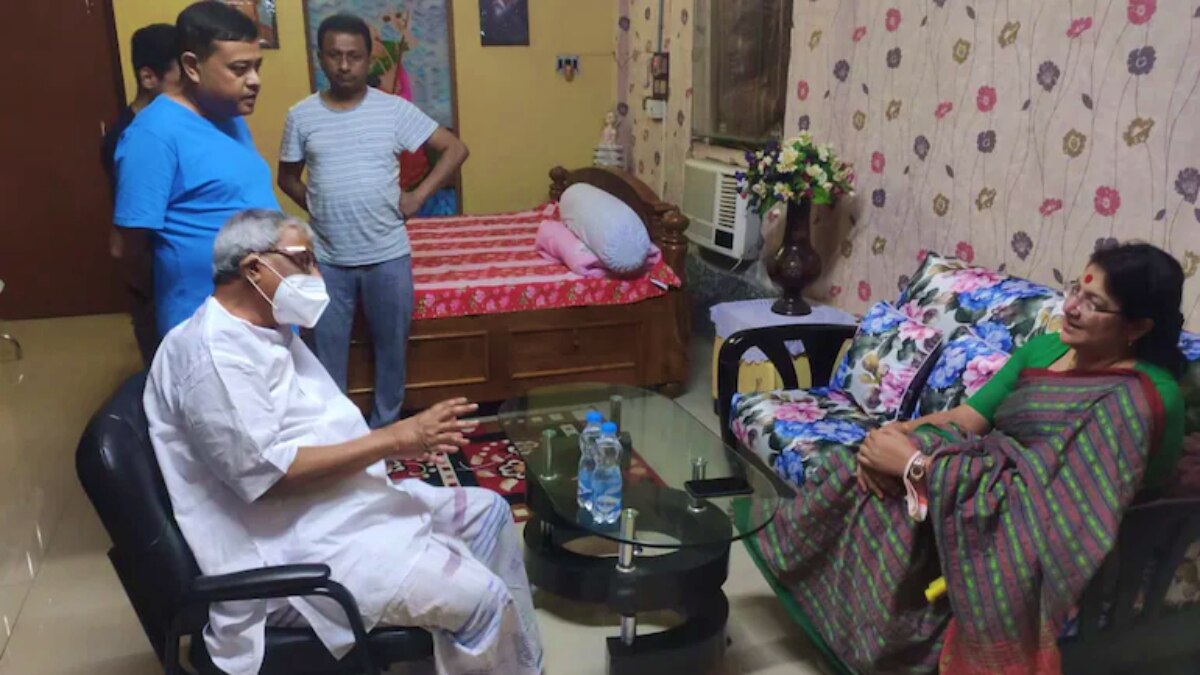 शिशिर अधिकारी से मिलीं बीजेपी सांसद लॉकेट चटर्जी 