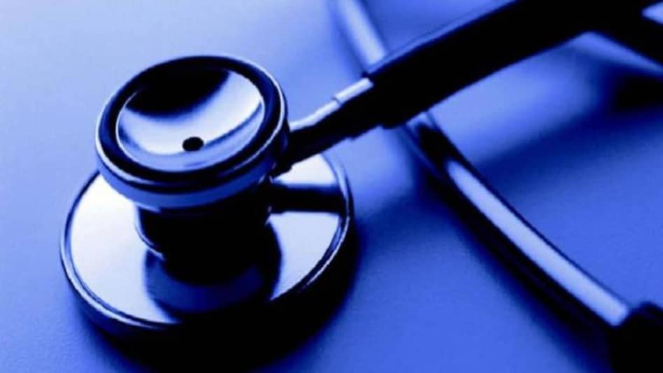 गुजरात: MBBS के एग्जाम में हुआ बड़ा खेल, पहले फेल, फिर पास हो गए छात्र, जानें पूरा मामला - HNGU MBBS exam cheating change answer sheet - AajTak