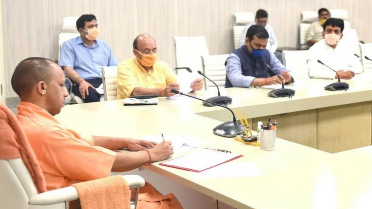 सीएम योगी ने की हाई लेवल मीटिंग