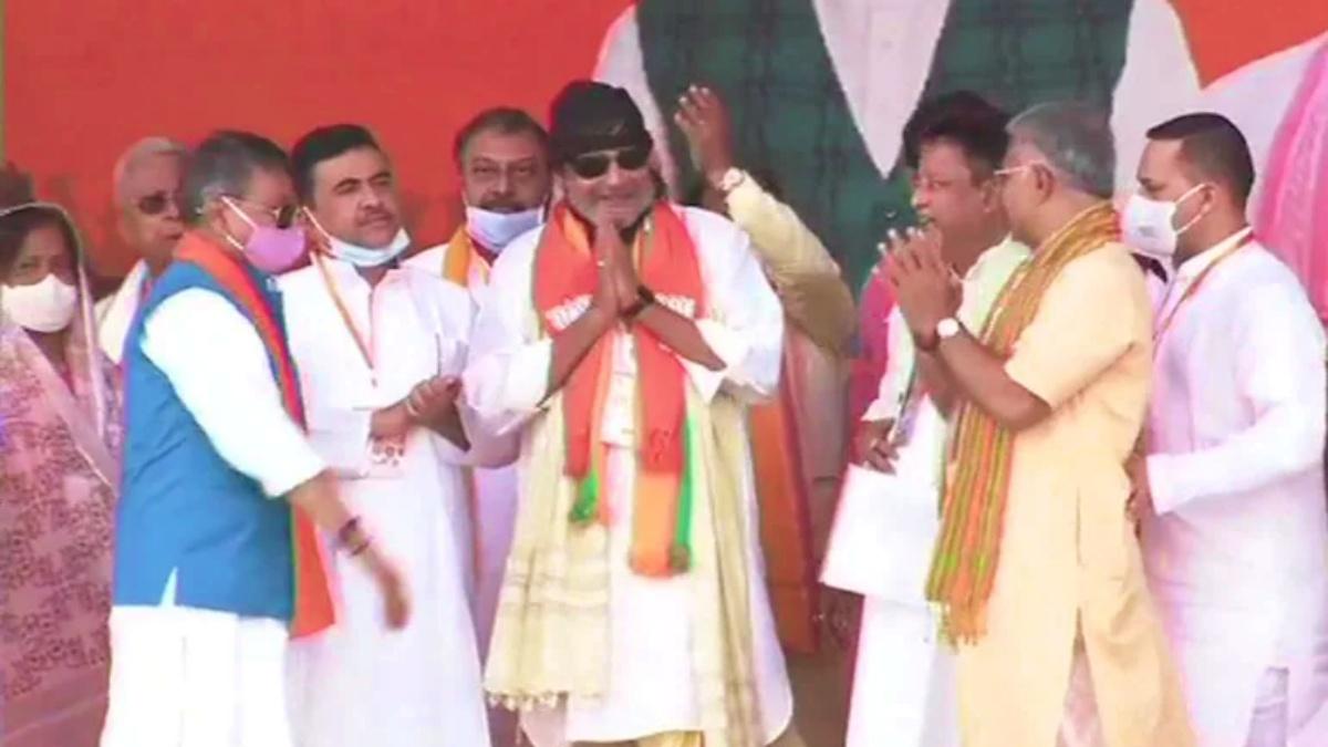 बीजेपी में शामिल हुए मिथुन (फ़ोटो-  ANI)