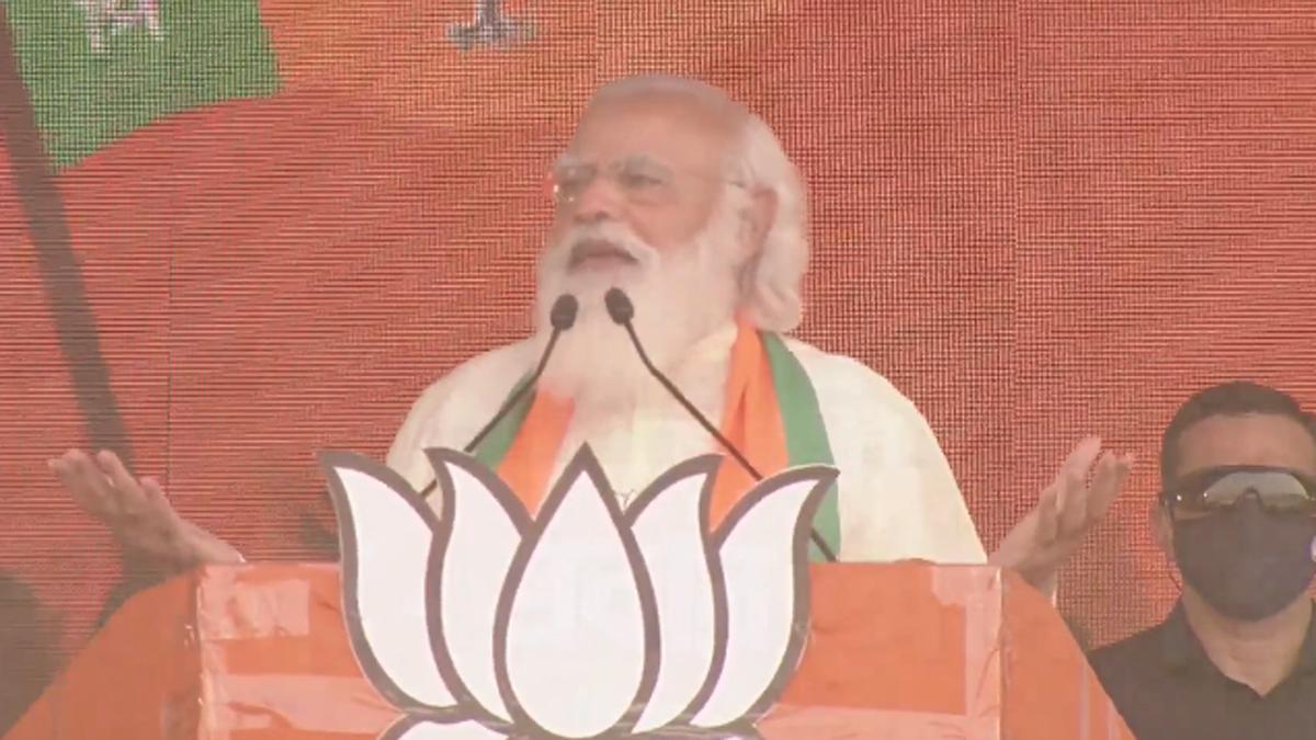 पीएम मोदी ने ममता बनर्जी पर साधा निशाना