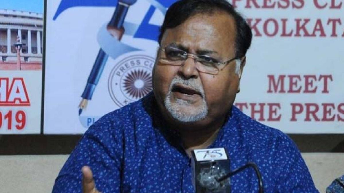 टीएमसी सरकार में मंत्री पार्थ चटर्जी. (फाइल फोटो)