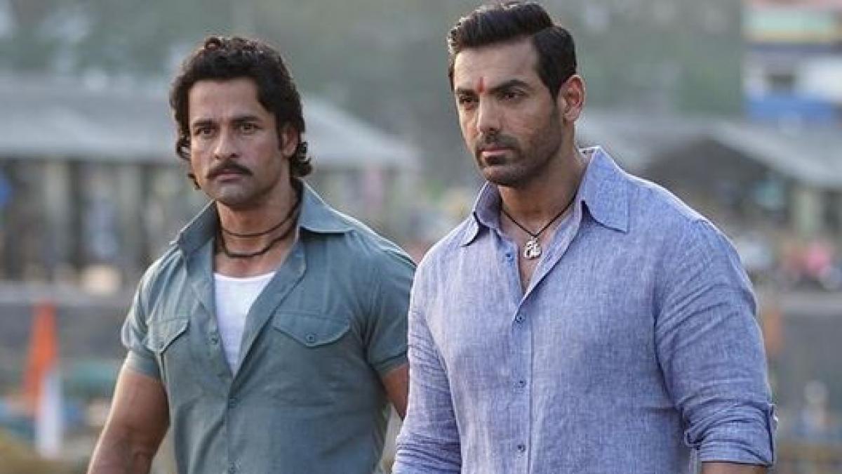 रोहित रॉय, जॉन अब्राहम