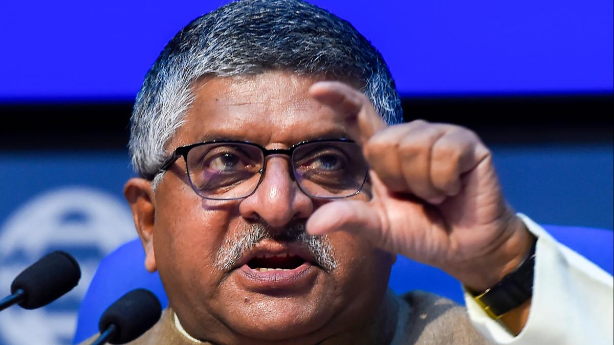 केंद्रीय मंत्री रविशंकर प्रसाद (फोटो: PTI)