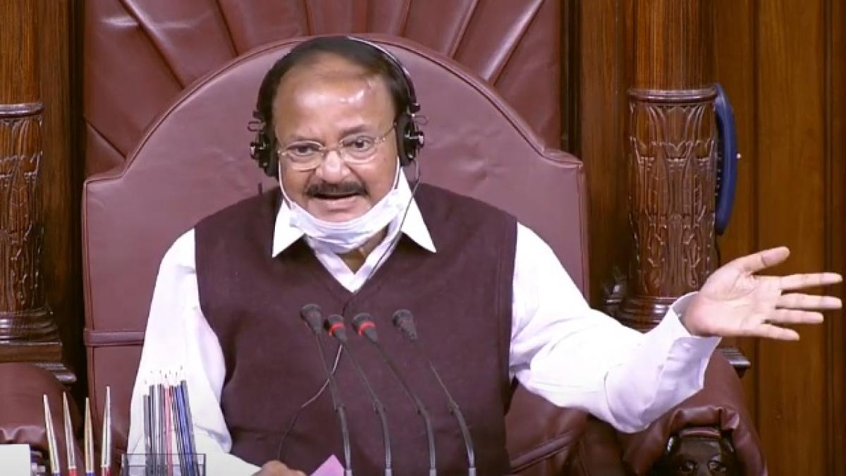 विपक्ष के हंगामे के बाद स्थगित हुई राज्यसभा की कार्यवाही (फोटो: RSTV)