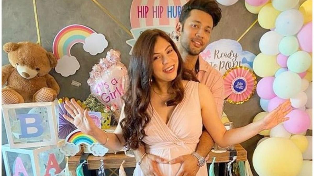 साहिल आनंद और उनकी पत्नी रजनीत मोंगा 