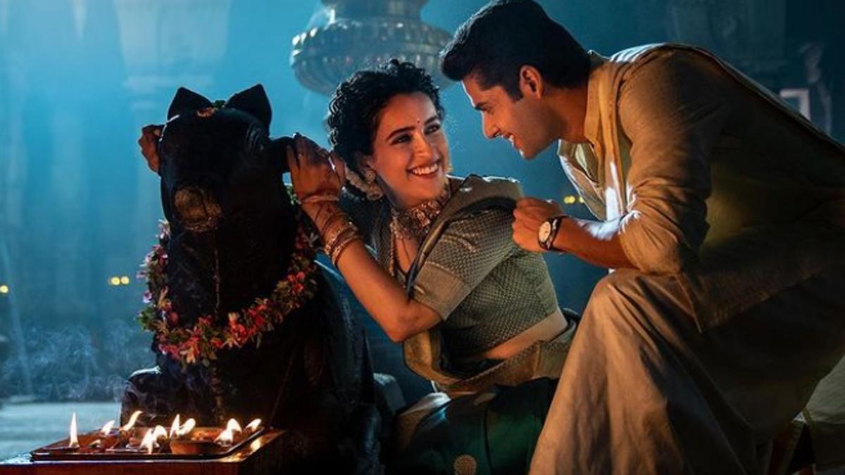 मीनाक्षी सुंदरेश्वर (सान्या मल्होत्रा-अभ‍िमन्यु दस्सानी)