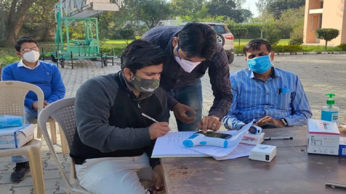 फिर कोरोना के मामले बढ़ने लगे हैं