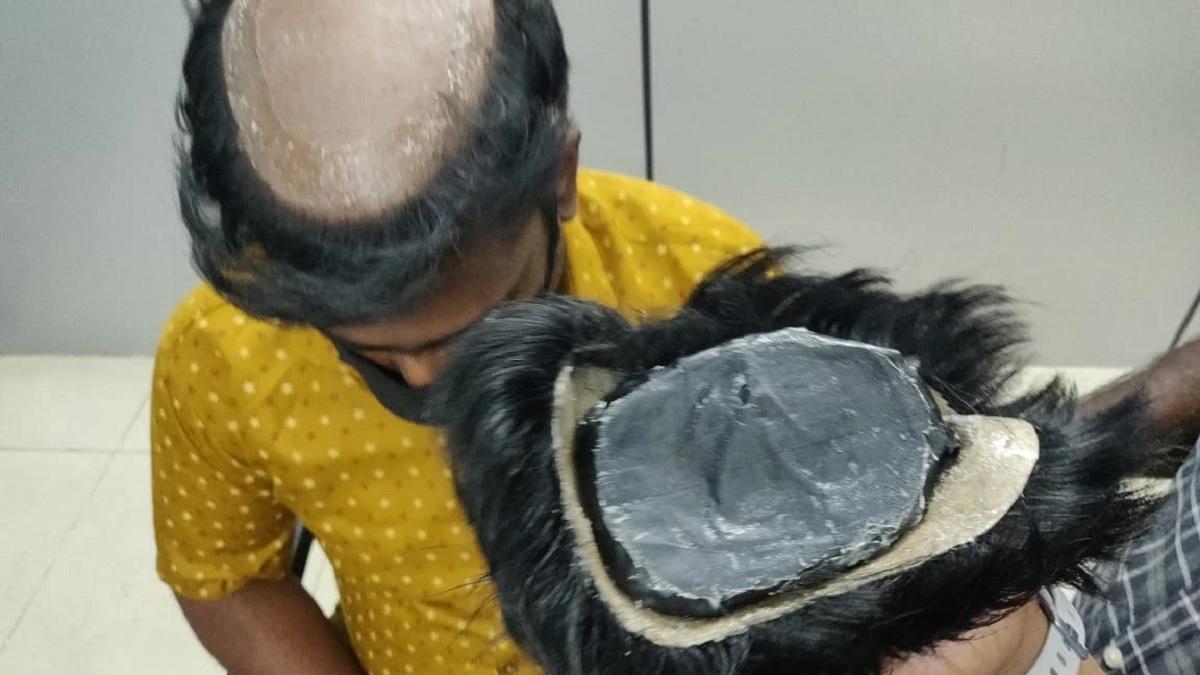 विग में छिपाया था सोना