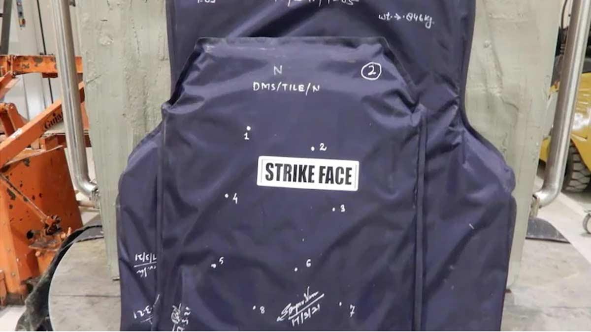 DRDO ने सैनिकों के लिए तैयार किया हल्का बुलेट प्रूफ जैकेट, रक्षा मंत्री ने दी बधाई