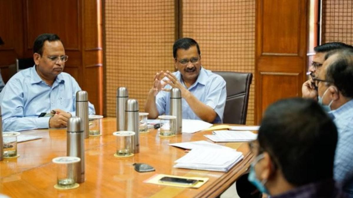 यमुना सफाई की धीमी रफ्तार से दुखी सीएम केजरीवाल, अधिकारियों को दिए ये निर्देश - CM Kejriwal unhappy with slow speed of Yamuna cleaning project - AajTak