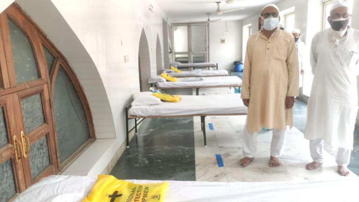 दिल्ली में कोरोना संक्रमितों के लिए मस्जिद में 10 बेड का बना कोविड केयर सेंटर