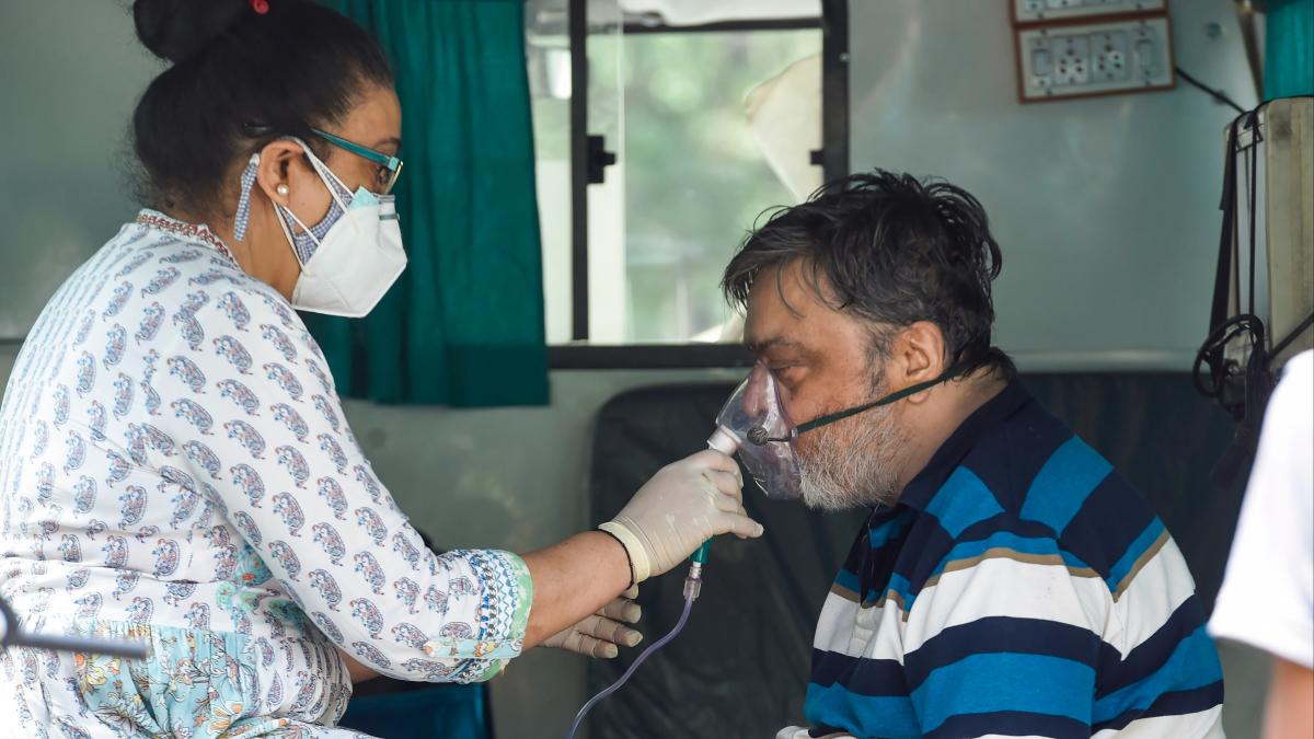 सिर्फ यूपी ही नहीं दिल्ली, गुजरात समेत सभी राज्यों में ऑक्सीजन की किल्लत है (प्रतीकात्मक तस्वीर)