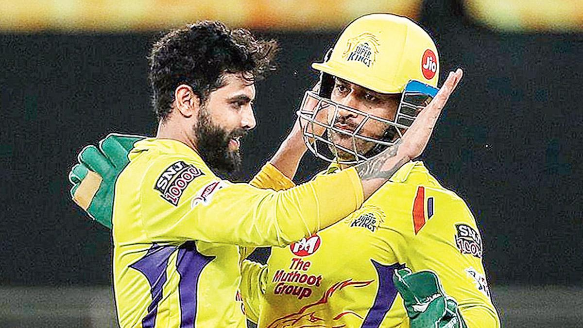 रवींद्र जडेजा और महेंद्र सिंह धोनी (फाइल फोटो)