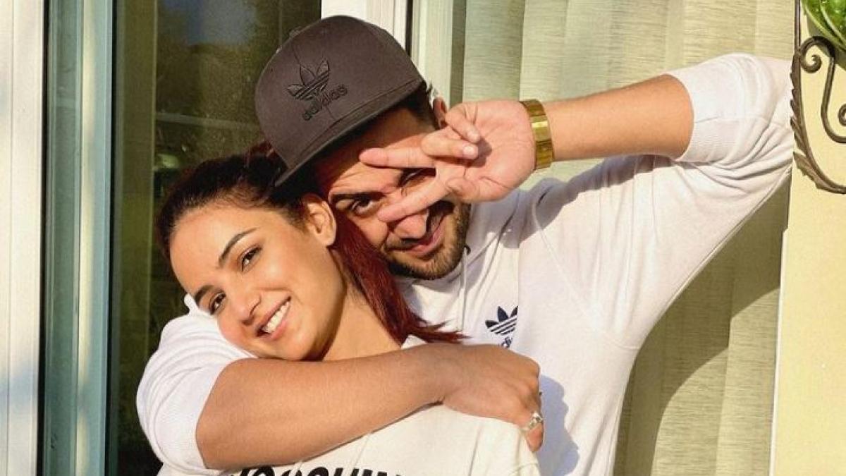 जैस्मिन भसीन और अली गोनी