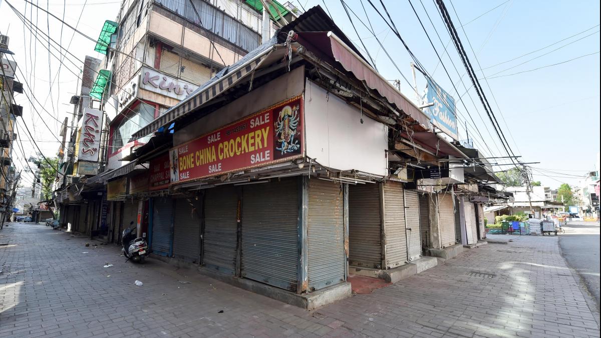 केंद्र ने कंटेनमेंट जोन पर फोकस करने को कहा (फाइल फोटो: PTI)