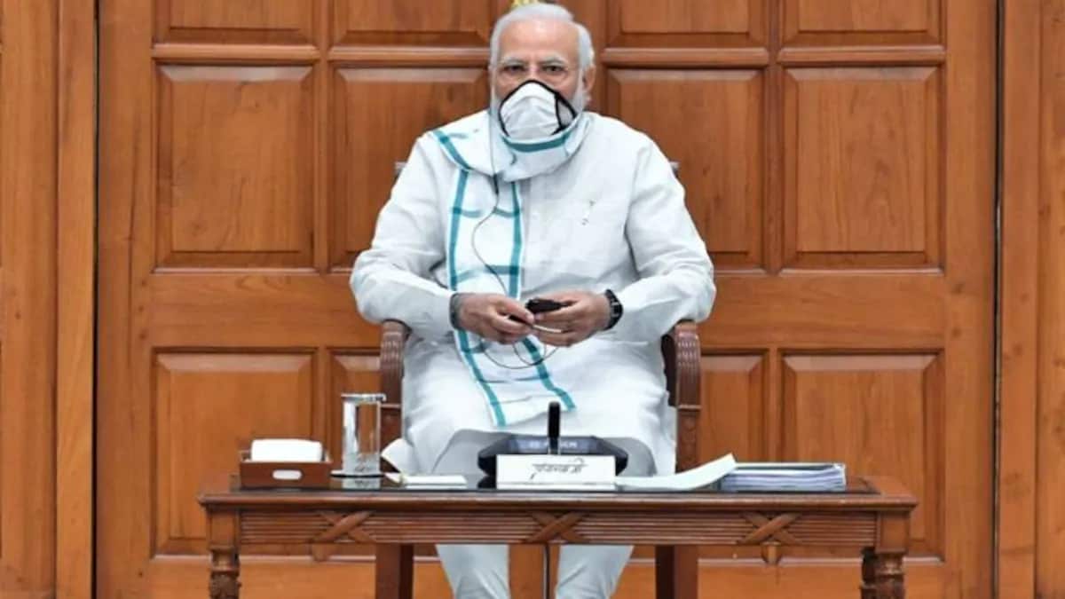 कोरोना पर आज PM मोदी खुद संभालेंगे कमान, ऑक्सीजन सप्लाई की करेंगे समीक्षा, CM से भी करेंगे बात - PM Modi to take meeting with Chief Ministers Officers and Oxygen Producers amid