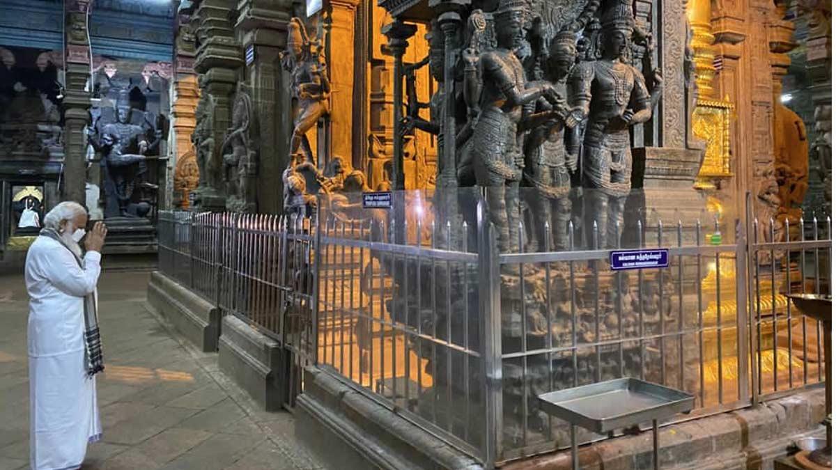 मदुरै स्थित मीनाक्षी मंदिर में पूजा-अर्चना करते पीएम मोदी (ANI)