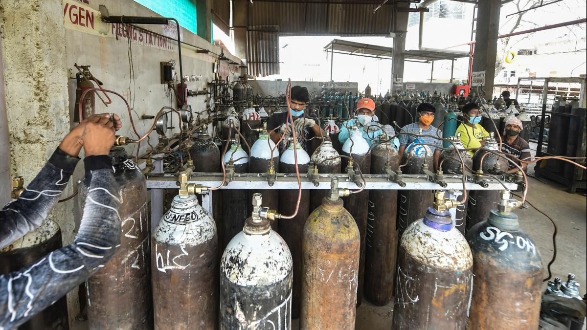 कई अस्पतालों में ऑक्सीजन की किल्लत (फोटो-PTI)