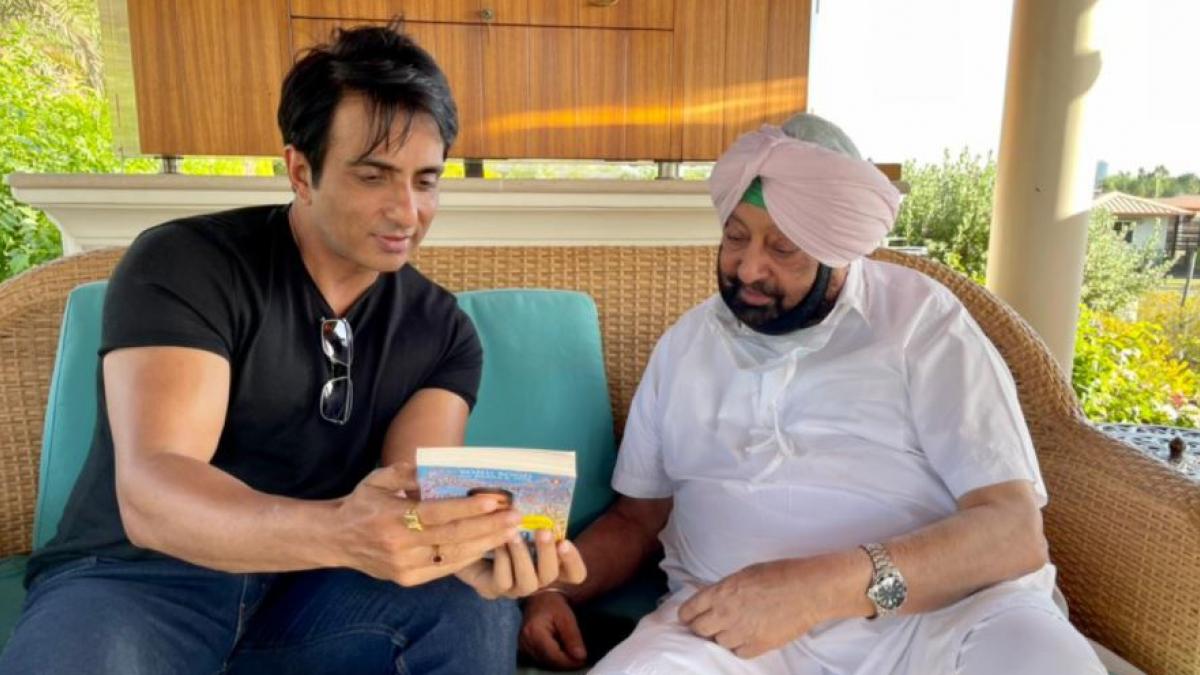 कैप्टन अमरिंदर सिंह संग एक्टर सोनू सूद