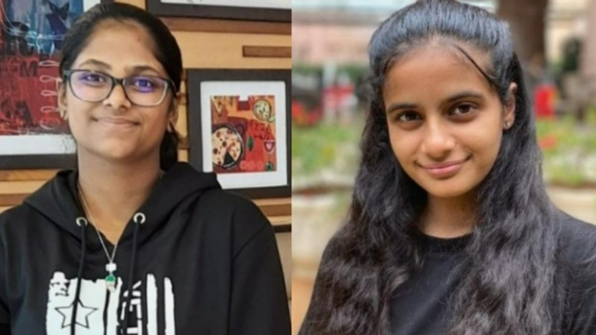 ग्रीनवुड हाई इंटरनेशनल स्कूल की छात्राएं स्नेहा और श्लोका  (फोटो-ट्विटर)