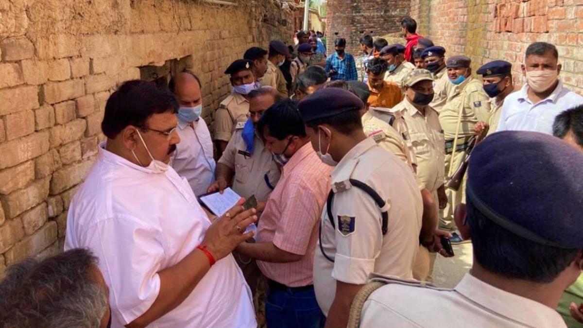 मौत के कारणों का पता लगाने के लिए जांच जारी 