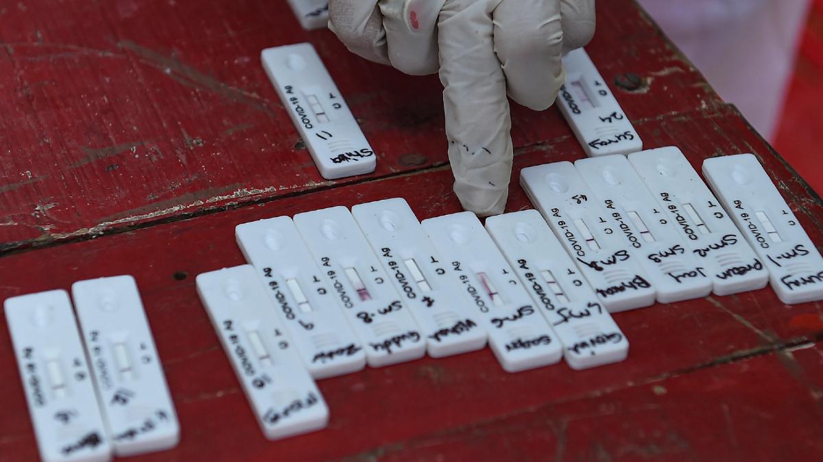 गुजरात में 34 हजार से ज्यादा एक्टिव केस हैं. (फाइल फोटो-PTI)