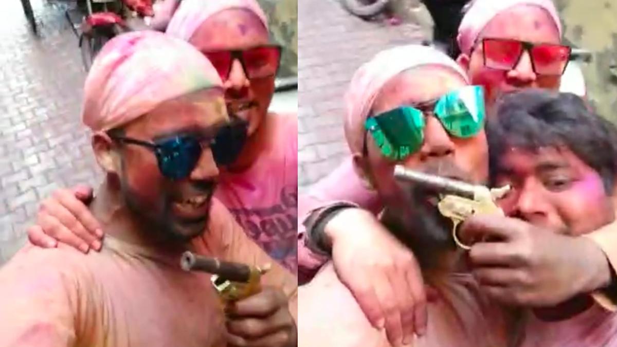 युवक के खिलाफ पुलिस ने केस दर्ज कर लिया है (फोटो-वायरल वीडियो स्क्रीनशॉट)