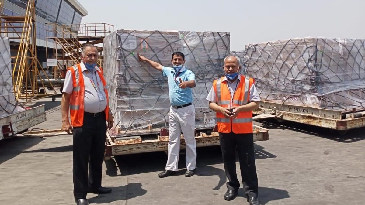 दिल्ली पहुंची अमेरिका द्वारा भेजी गई मदद