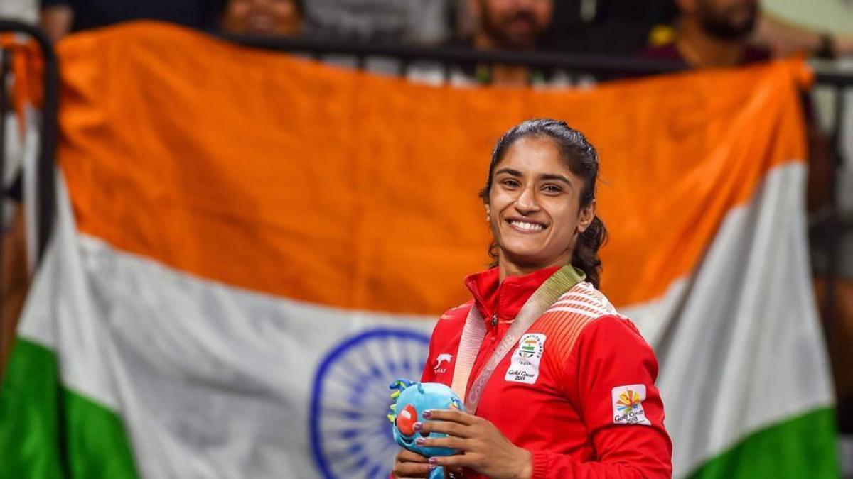 विनेश फोगाट ने एशियाई कुश्ती चैम्पियनशिप में पहली बार जीता गोल्ड - Asian Wrestling C'Ship: Vinesh clinches maiden gold tspo - AajTak