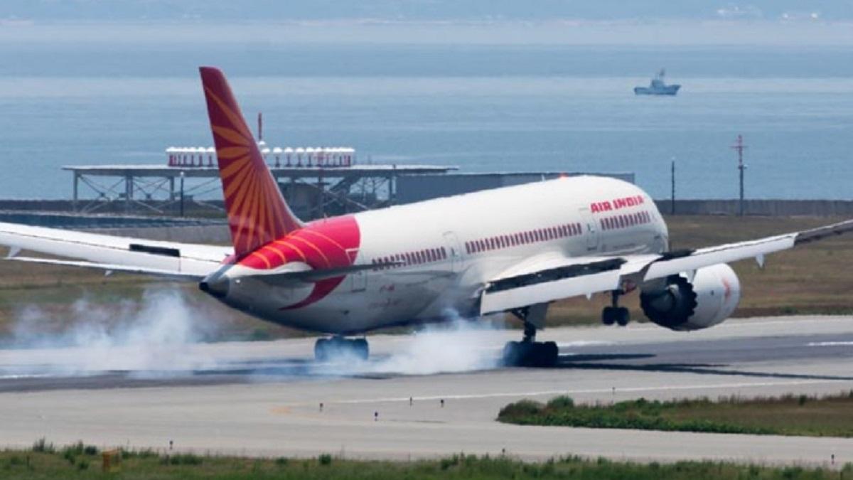 एअर इंडिया के डाटा में लगी सेंध, 45 लाख यात्रियों की क्रेडिट कार्ड समेत कई जानकारियां लीक