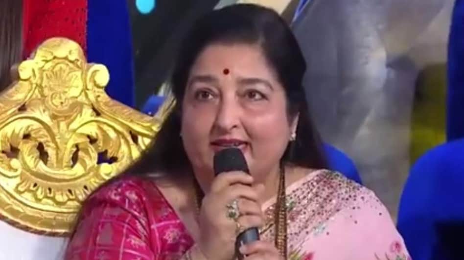 अनुराधा पौडवाला ने बताई धक धक करने लगा गाने के 'आउच' की कहानी, Video - Indian Idol 12 Anuradha Paudwal tells story behind Ouch in Dhak Dhak Karne Laga song tmov - AajTak