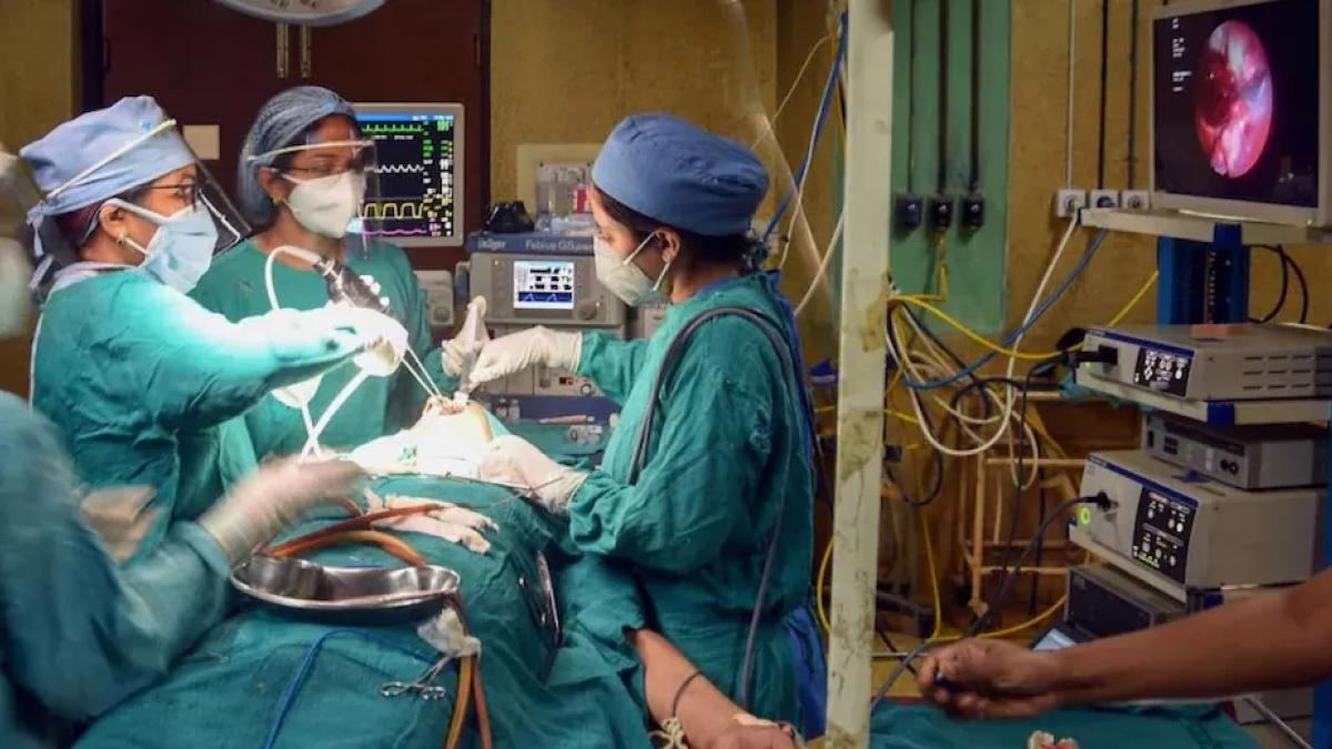 बीएचयू में ब्लैक फंगस के चलते दो मरीजों की मौत हो गई है. (फाइल फोटो)