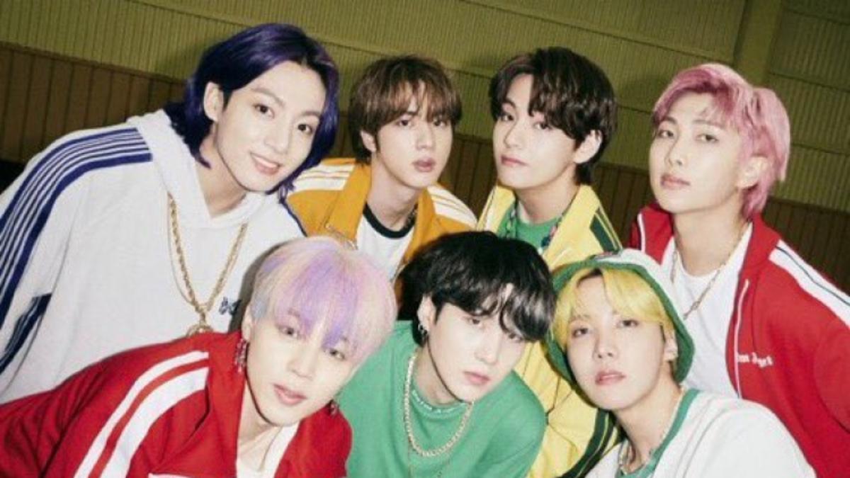 कोरियन पॉप बॉय बैंड BTS के सिंगर्स