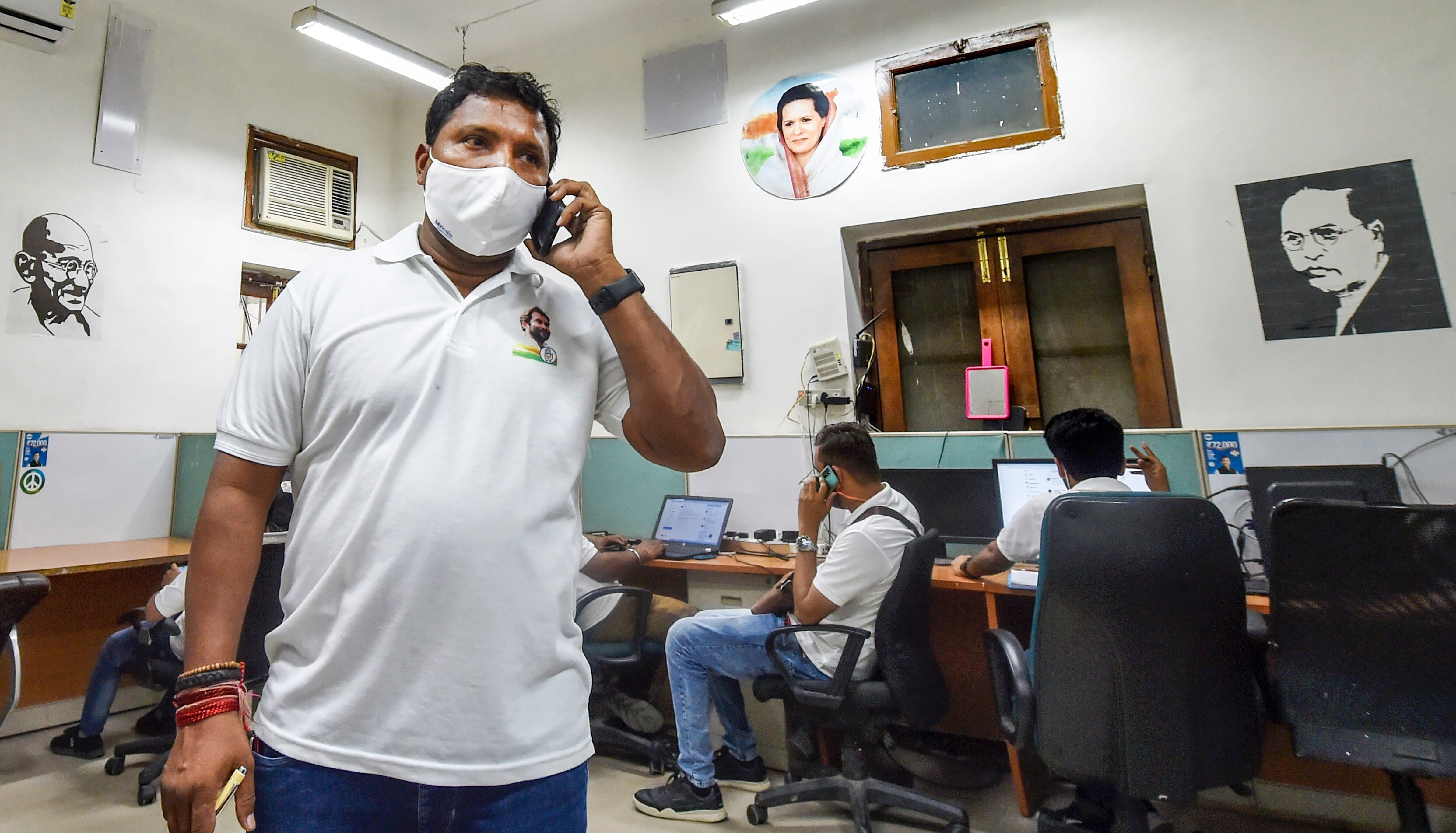 श्रीनिवास बी.वी और गौतम गंभीर समेत कई नेताओं से पुलिस ने की थी पूछताछ