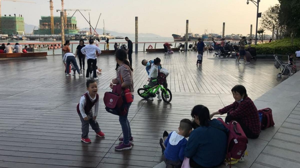 चीन में अब तीन बच्चे पैदा कर सकेंगे कपल, बूढ़ी होती आबादी के बीच सरकार ने बदले नियम