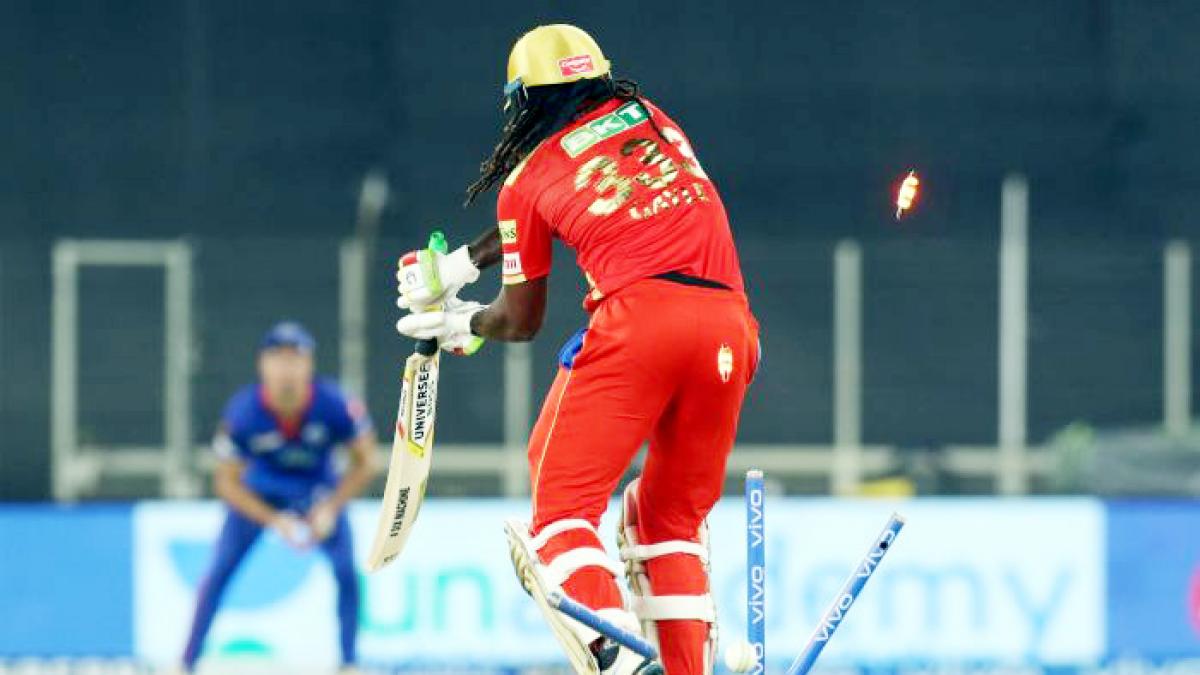 Chris Gayle was bowled by Kagiso Rabada (© BCCI)