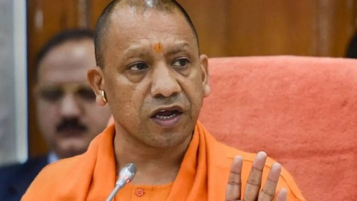 योगी सरकार ने 11 स्वास्थ्य अधिकारियों का तबादला किया है. (फाइल फोटो)