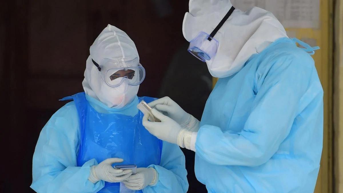 देश में कोरोना के मामले बढ़ते जा रहे हैं. (फाइल फोटो)